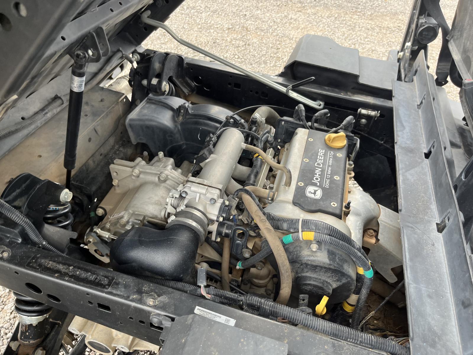 ./imagenes/INVOICE/2019/18261/JOHN DEERE XUV835E (10).JPG